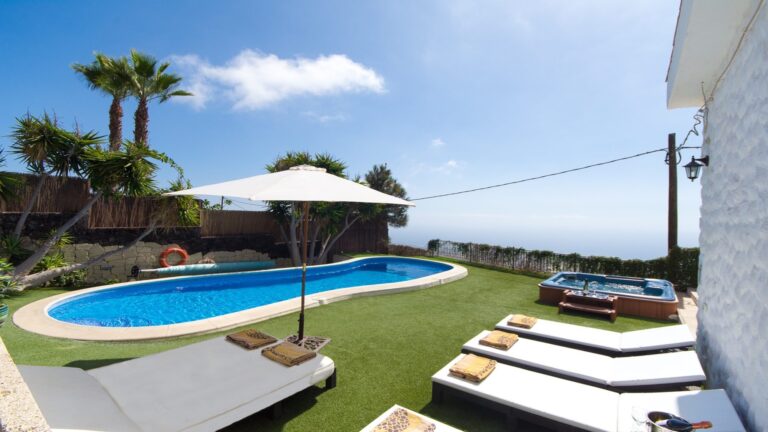 Experience Luxury and Comfort: The Ultimate Guide to Villas in Tenerife with Pools